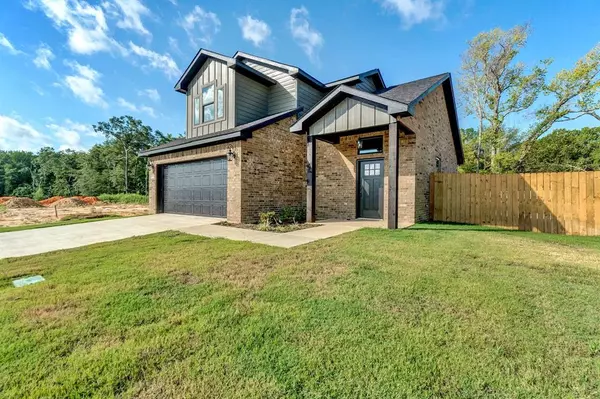 16130 Crossing Circle, Lindale, TX 75771