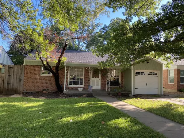 4305 Curzon Avenue, Fort Worth, TX 76107