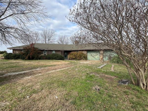 205 Shield Road, Italy, TX 76641