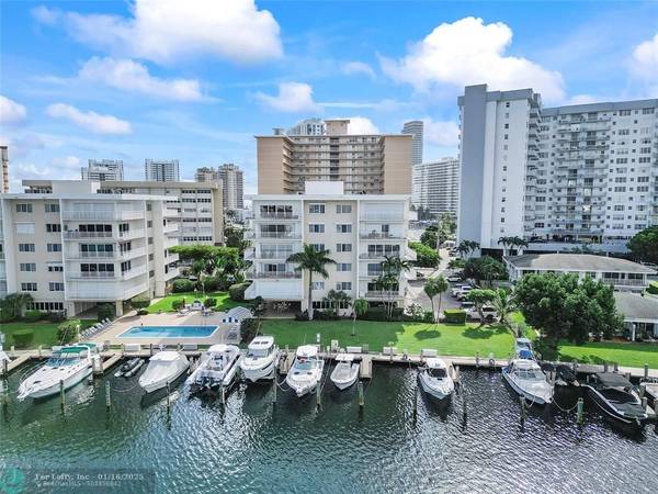 Hallandale Beach, FL 33009,126 Golden Isles Dr  #43A