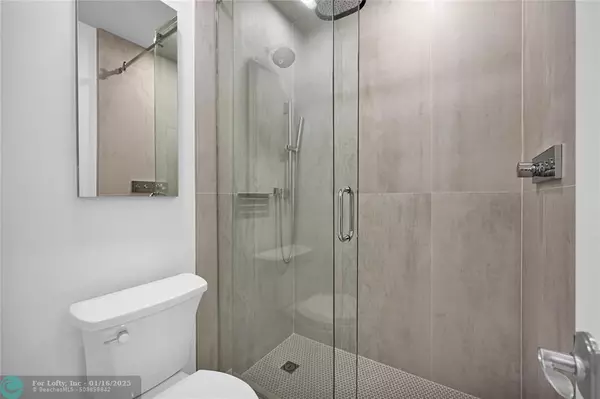 Hallandale Beach, FL 33009,2030 S Ocean Dr  #2201