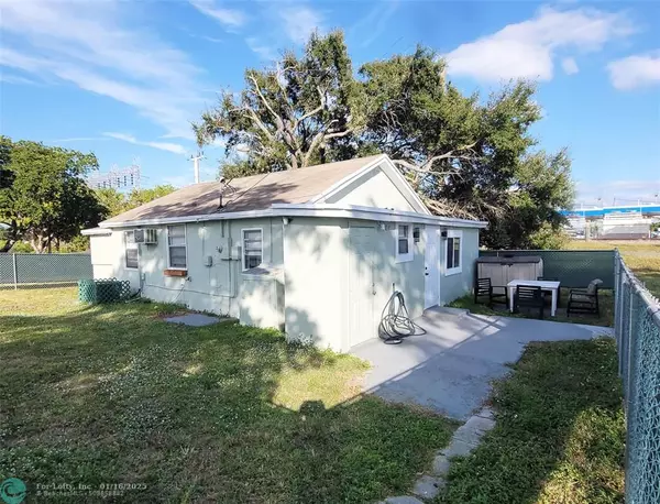 407 NW 3rd Pl, Dania Beach, FL 33004