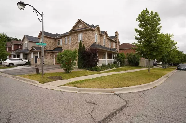 33 Saltspring DR, Markham, ON L6E 2H1