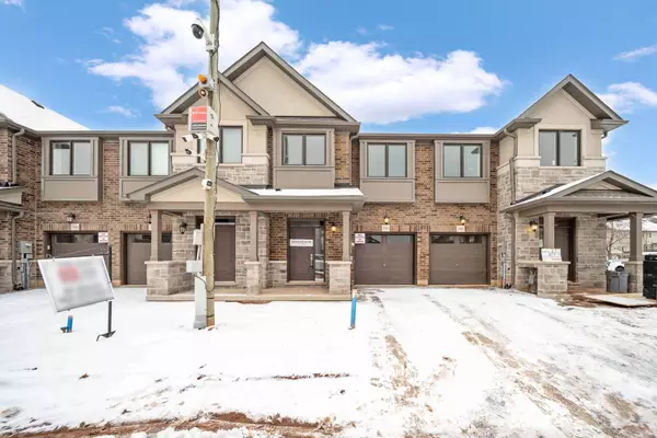 2184 Postmaster DR #2, Oakville, ON L6M 4E6