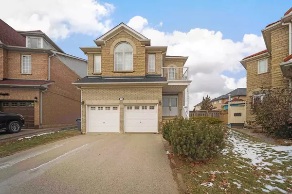 733 Macbeth HTS, Mississauga, ON L5W 1E6