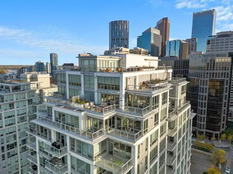 222 Riverfront AVE Southwest #2421, Calgary, AB T2P 0W3