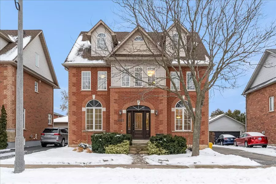 2483 Sunnyhurst Close, Oakville, ON L6H 7K5