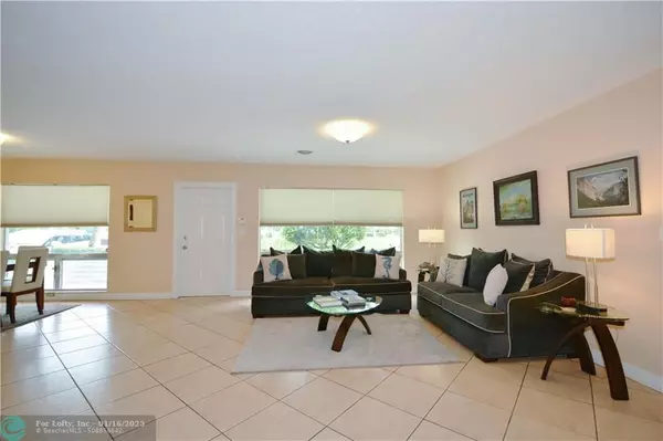 Pompano Beach, FL 33064,2740 NE 24th St