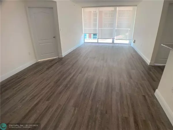 Sunny Isles Beach, FL 33160,16900 N Bay Rd  #3-515