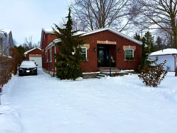 1048 Fern RD, Innisfil, ON L0L 1C0