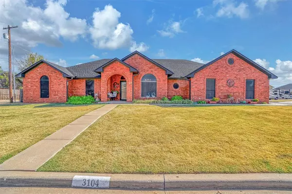 3104 Mallard Circle, Altus, OK 73521