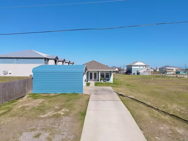 Rockport, TX 78382,906 E THIRD ST