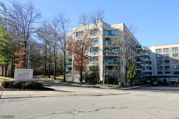 609 W South Orange Ave #6Q, South Orange Village Twp., NJ 07079