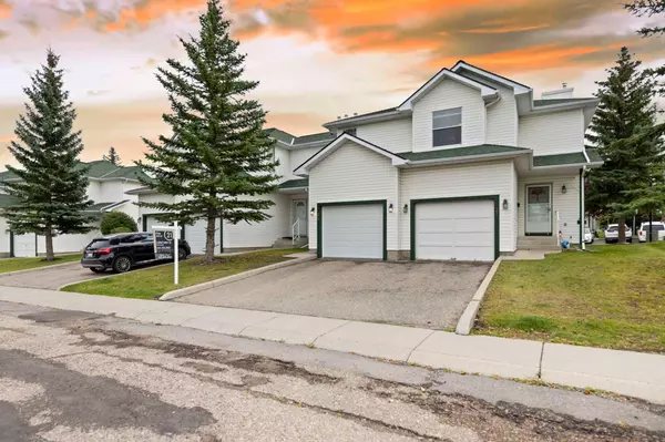 29 Sandpiper Link Northwest, Calgary, AB T3K 4L7