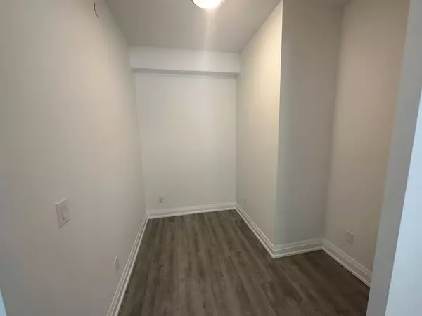 Toronto, ON M4C 0B1,2369 Danforth AVE #219