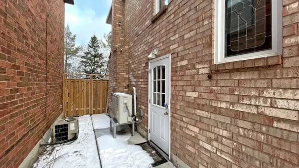 Richmond Hill, ON L4S 1C3,46 Bayel CRES #Bsmt