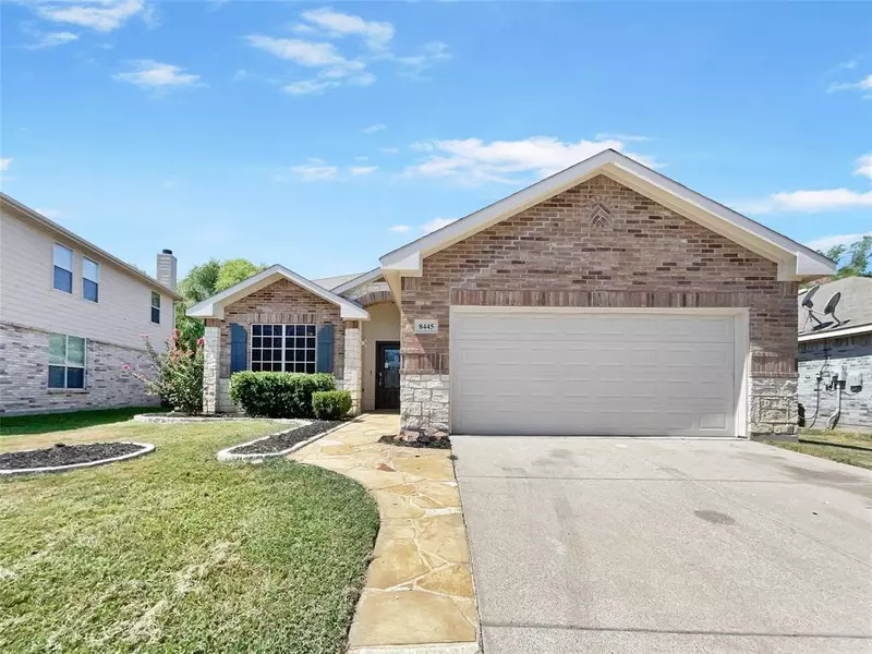 8445 Shallow Creek Drive, Fort Worth, TX 76179