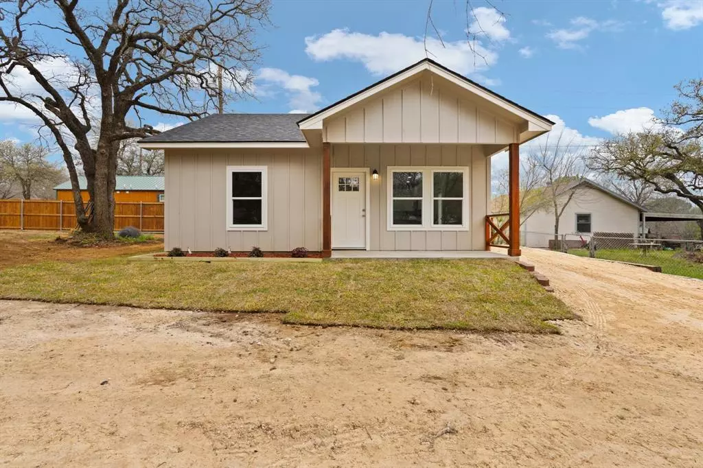 Alvarado, TX 76009,103 Red Oak Street