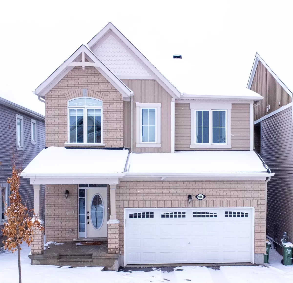 Kanata, ON K2M 0L4,916 SHIMMERTON CIR