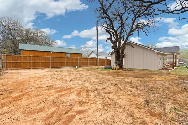 Alvarado, TX 76009,103 Red Oak Street