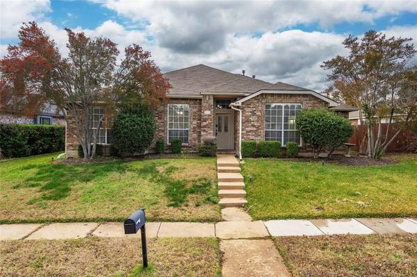 978 Little Den Drive, Lewisville, TX 75067