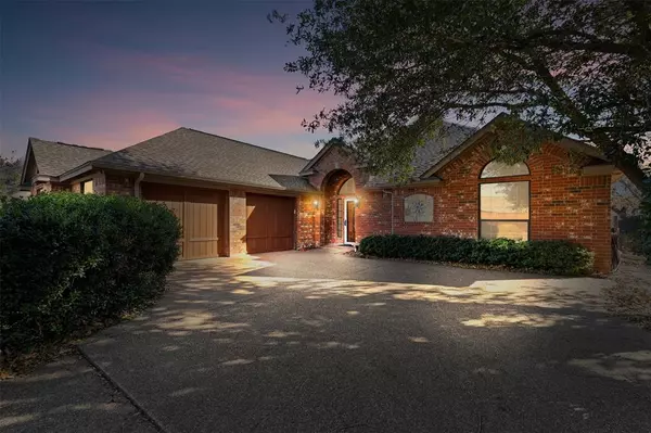 11105 Whitestone Ranch Road, Benbrook, TX 76126