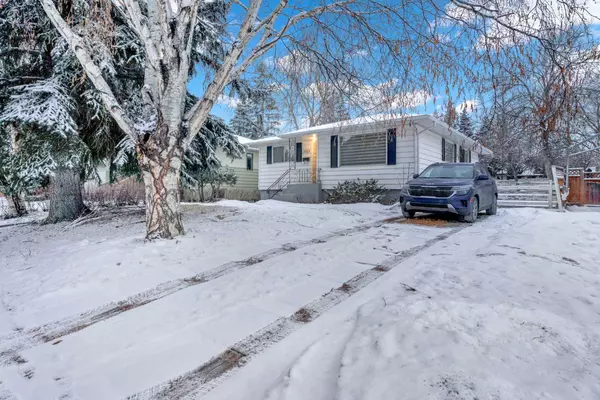 2323 23 ST Northwest, Calgary, AB T2M 3Y1