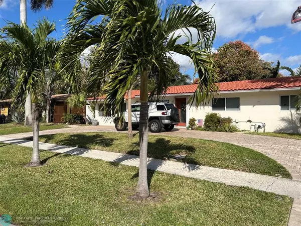 1001 SE 4th Ct, Deerfield Beach, FL 33441