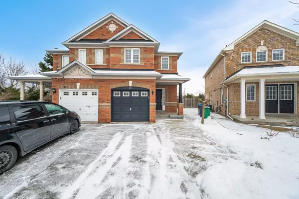 Brampton, ON L6P 1S3,25 Cosenza CT