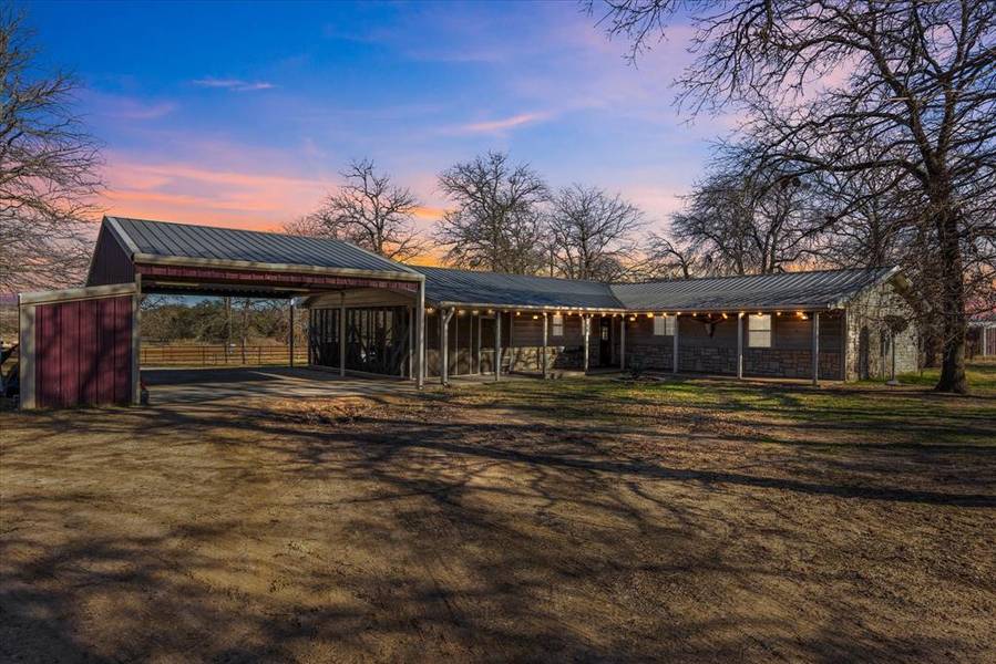 960 Private Road 1676, Bluff Dale, TX 76433