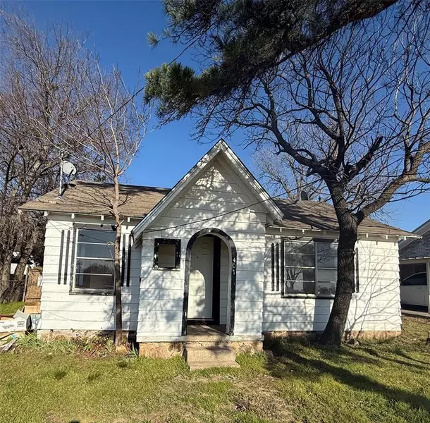 407 Decatur Street, Bowie, TX 76230