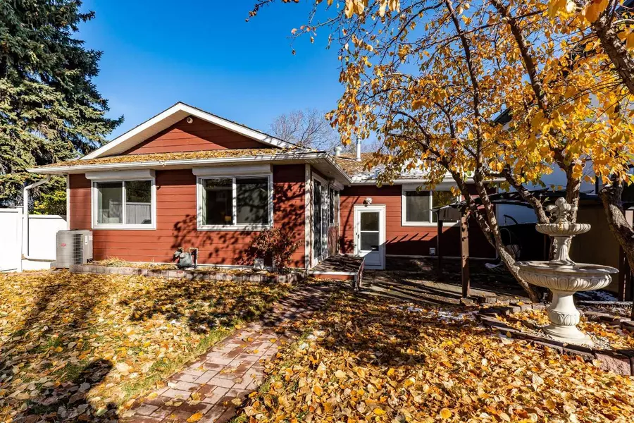 2231 Sumac RD Northwest, Calgary, AB T2N 3V1