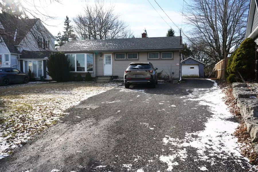 230 St Catharines ST, West Lincoln, ON L0R 2A0