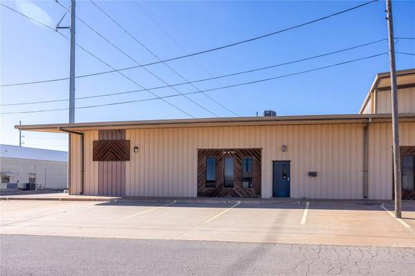 219 S 8th Street, Weatherford, OK 73096