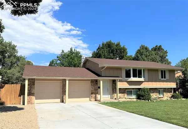 Pueblo, CO 81008,4034 Ridge DR