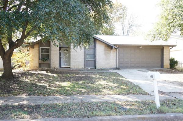 608 Hillcrest Street, Mansfield, TX 76063