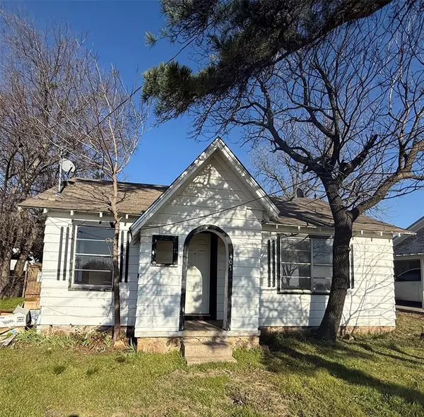 407 Decatur Street, Bowie, TX 76230