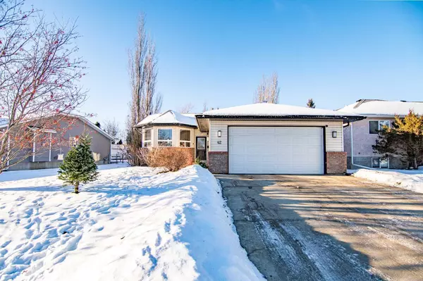 42 Lincoln Park BLVD, Lacombe, AB T4L 2H5