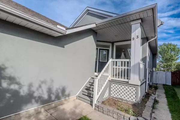 Calgary, AB T3J 3Y4,93 Coral Reef CRES Northeast