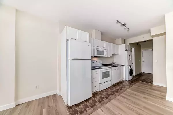 Calgary, AB T3K 0M6,3820 Brentwood RD Northwest #1703