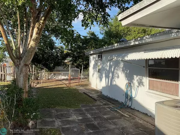 Hollywood, FL 33024,7521 Grant Ct