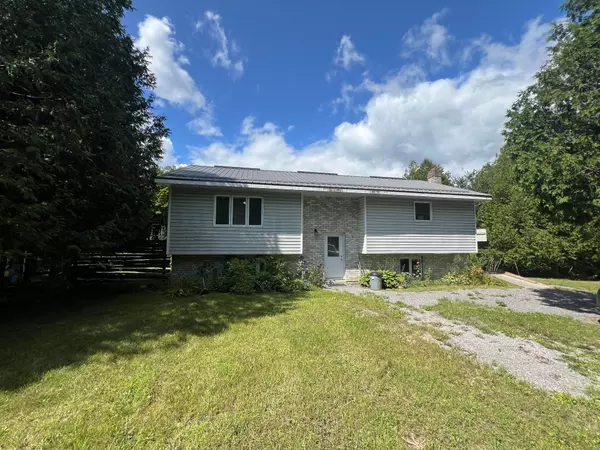 985 Twiddy RD, Madoc, ON K0K 2M0