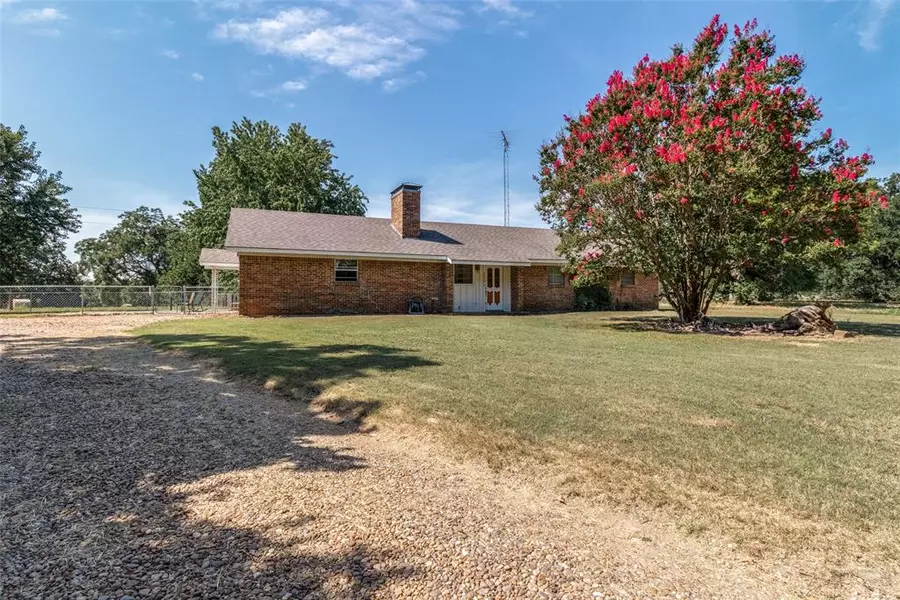 2102 County Road 2610, Bonham, TX 75418