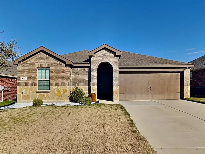 825 Alton Drive, Aubrey, TX 76227