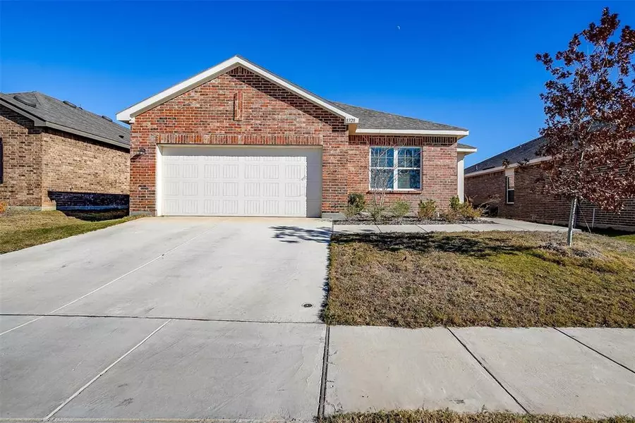 8328 Hawkview Drive, Fort Worth, TX 76179