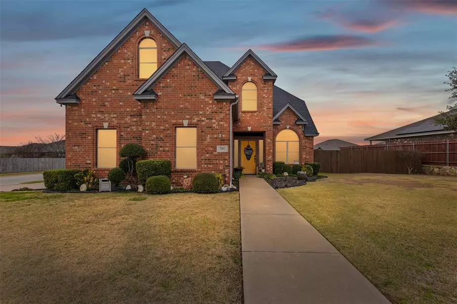 709 Wolf Creek Drive, Cleburne, TX 76033