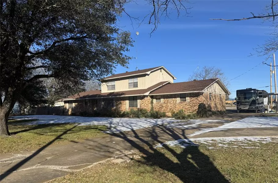 408 E Mulberry Street, Leonard, TX 75452