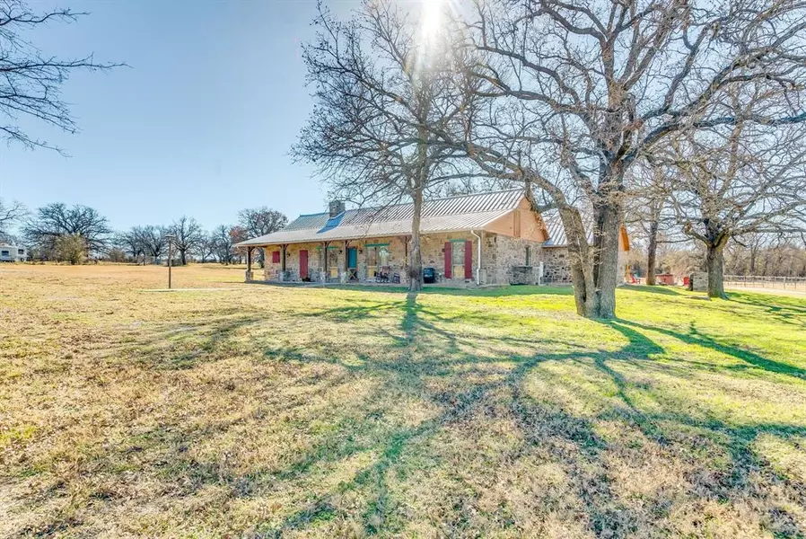 402 N Bosley Road, Santo, TX 76472