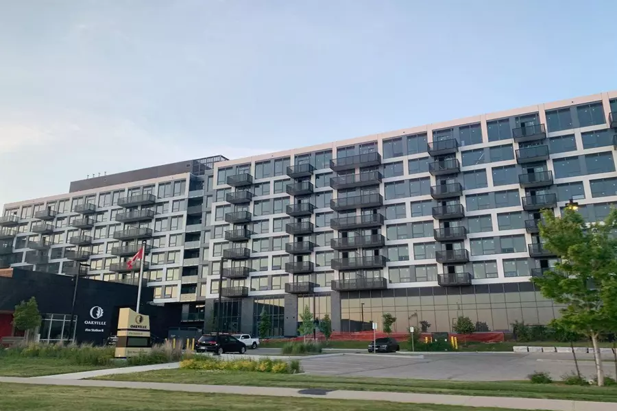 2450 Old Bronte RD #816, Oakville, ON L6M 5P6