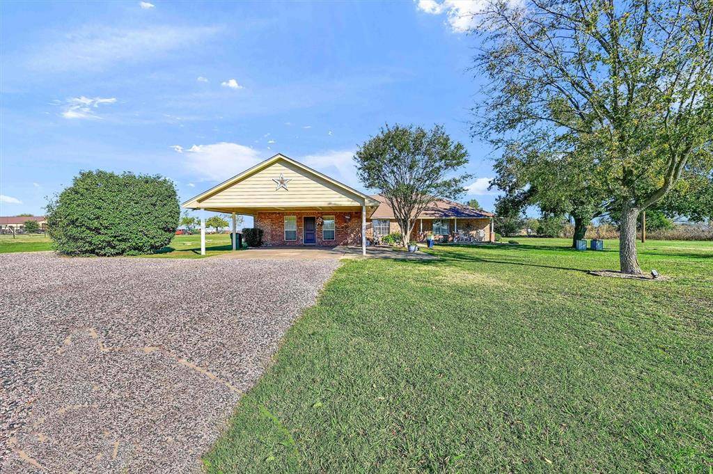 Whitesboro, TX 76273,239 W Line Road